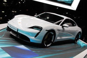 Porsche Taycan Turbo S auf der IAA 2019